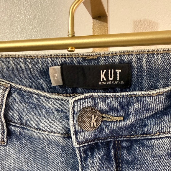 Kut from the Kloth Women's FAB AB ankle straight Jeans in Washed Blue - Picture 2 of 9